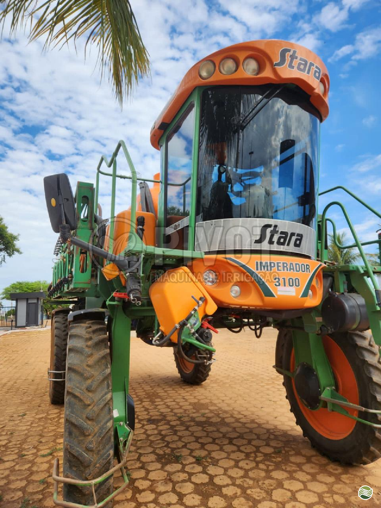 PULVERIZADOR STARA IMPERADOR 3100 Tração 4x4 Pivot Máquinas - Case  GOIANIA GOIAS GO